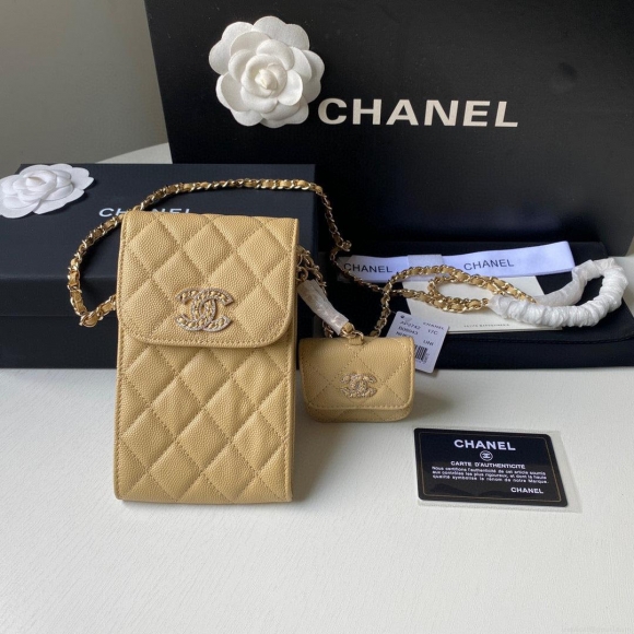 Chanel Phone Airpods Pro Case with Chain Grained Shiny AP2742 Apricot