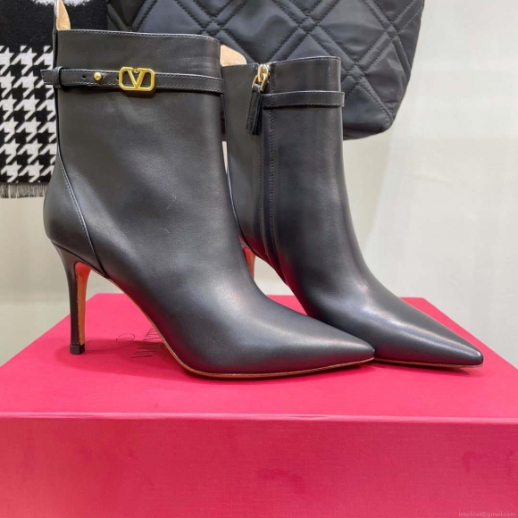 Valentino Women’s Shoes Vlogo Signature Short Boot 191422