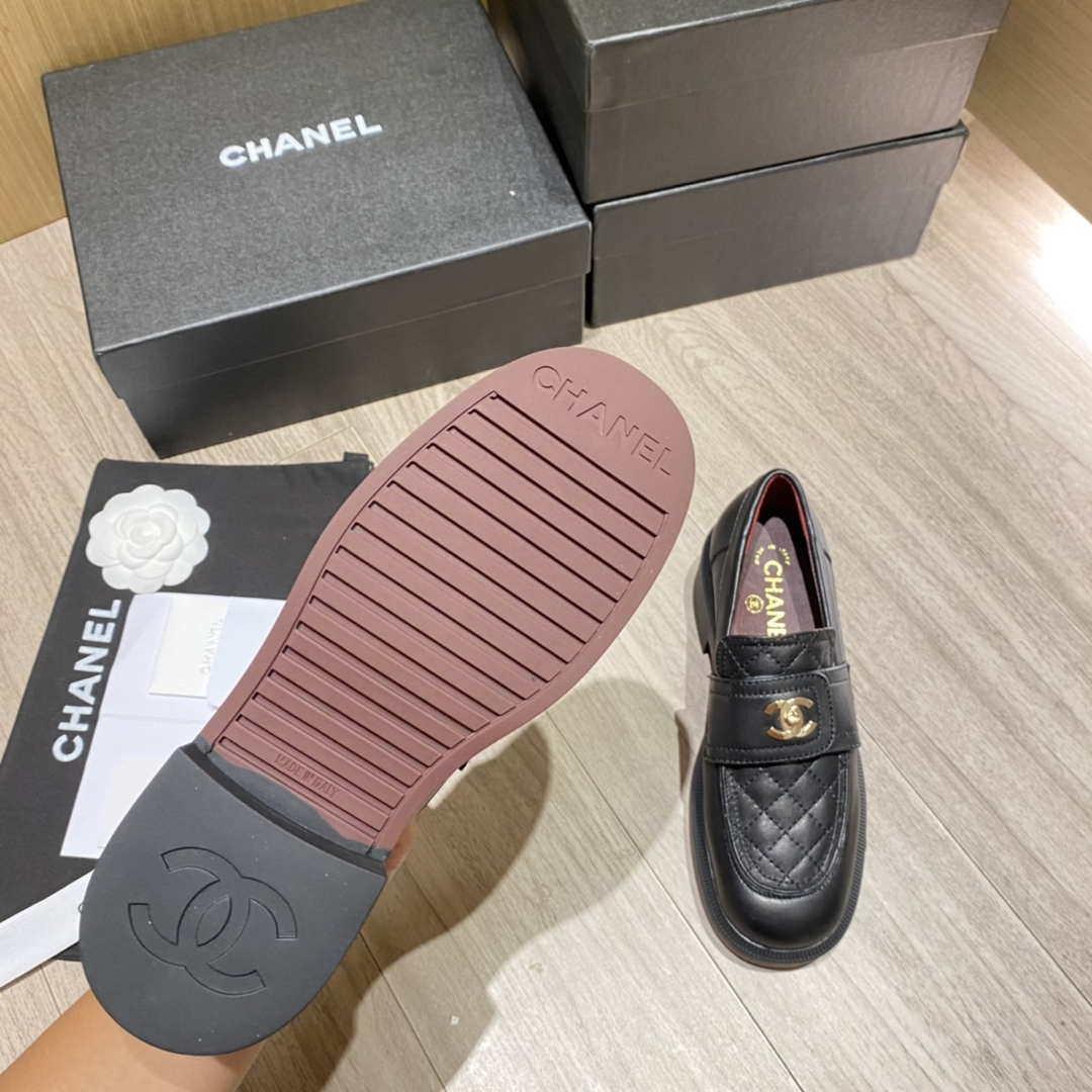 Chanel Women’s Fashion Loafers Calfskin C90307