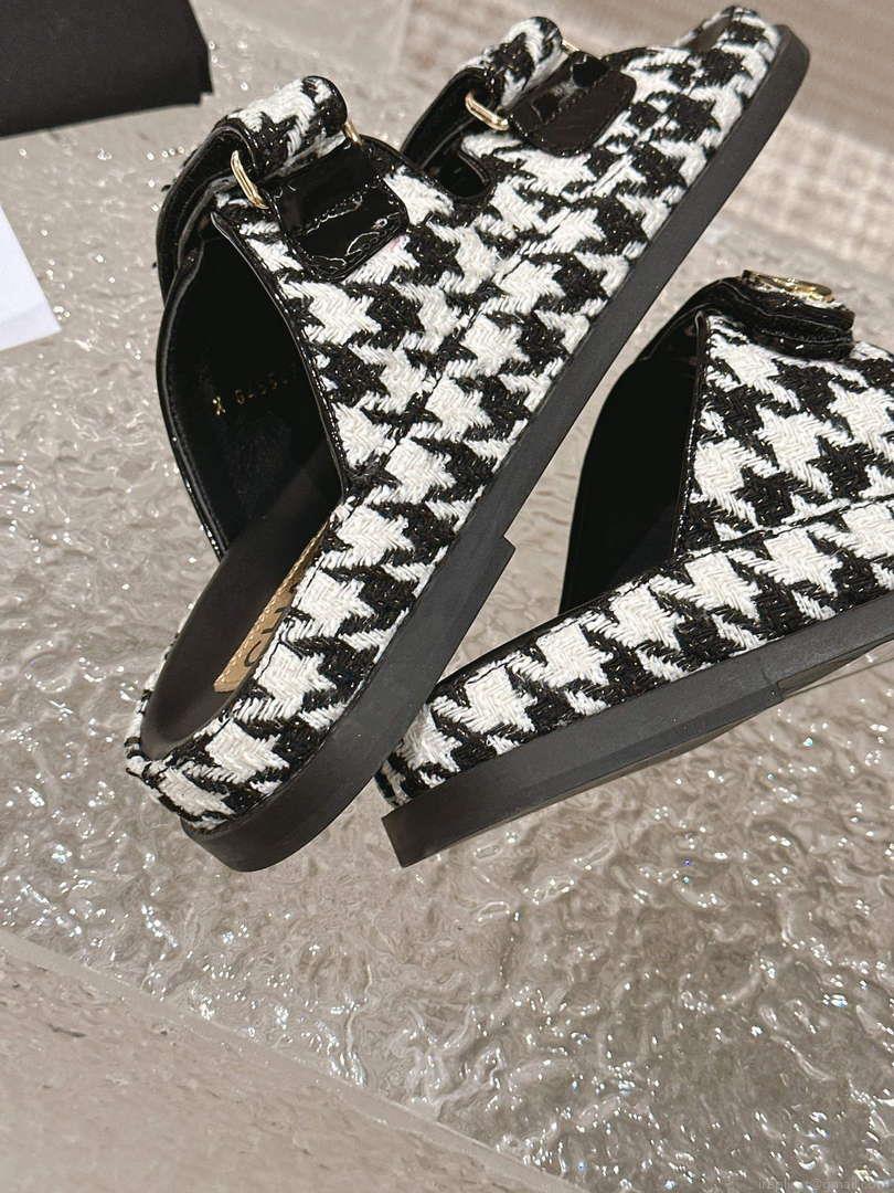 Chanel Women’s Velcro sandals Fashion Shoes C93254