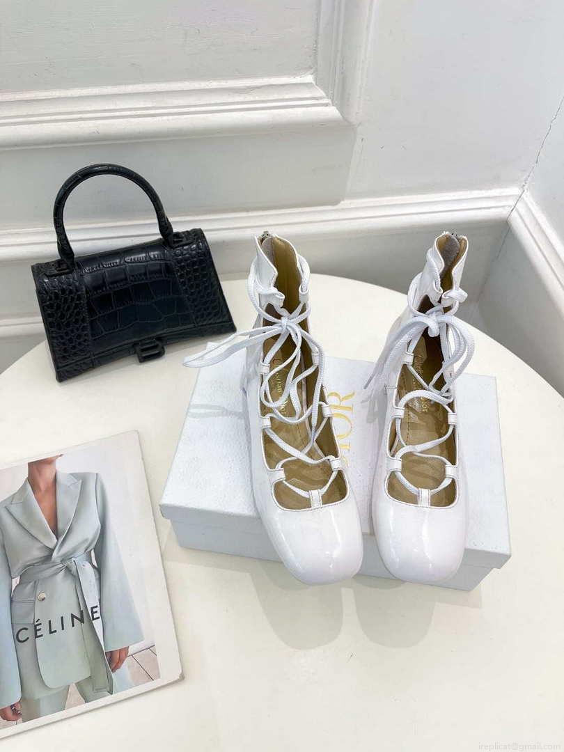 Dior Women‘s KDI760VNI ARTY lace-up ankle boots in white patent and calfskin