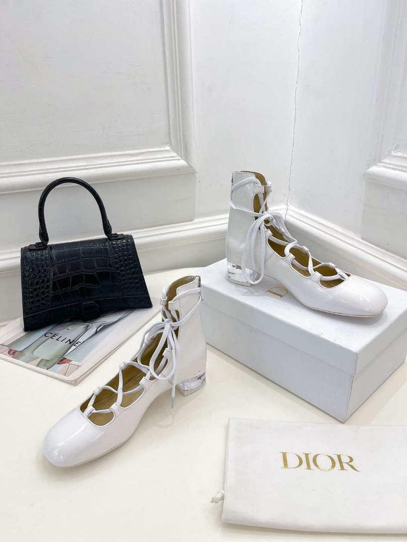 Dior Women‘s KDI760VNI ARTY lace-up ankle boots in white patent and calfskin