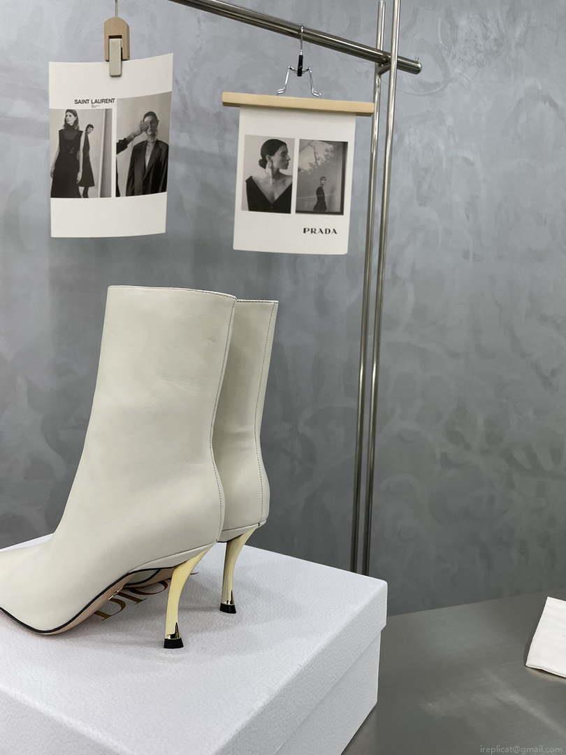 Dior Women’s Shoes – D-Fame Heeled Angle Boot – KCI806VVV_S900 – # 192877