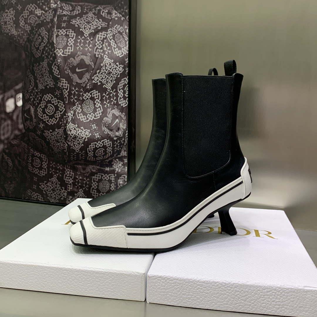 Dior Women’s Shoes KCI796VSO_S20X – D-Motion Heeled Ankle Boot 191440