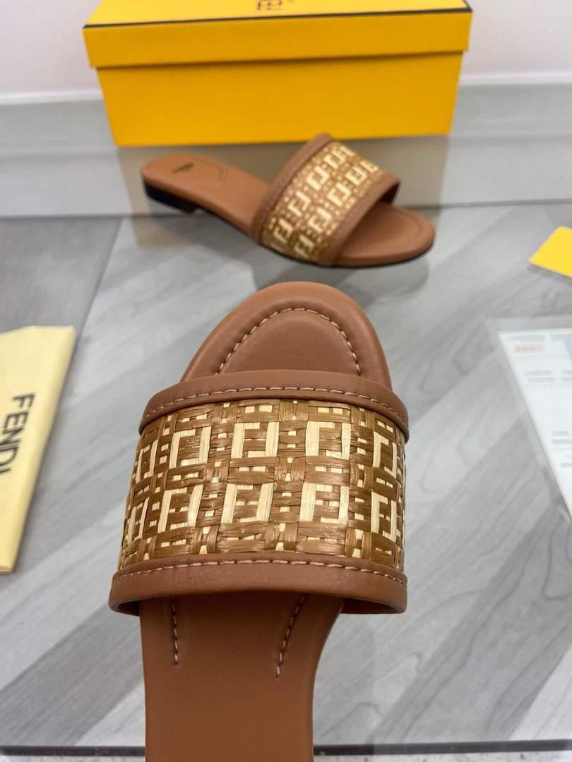Fendi 8R8092 FF Interlace Leather Slides Flats Shoes Brown