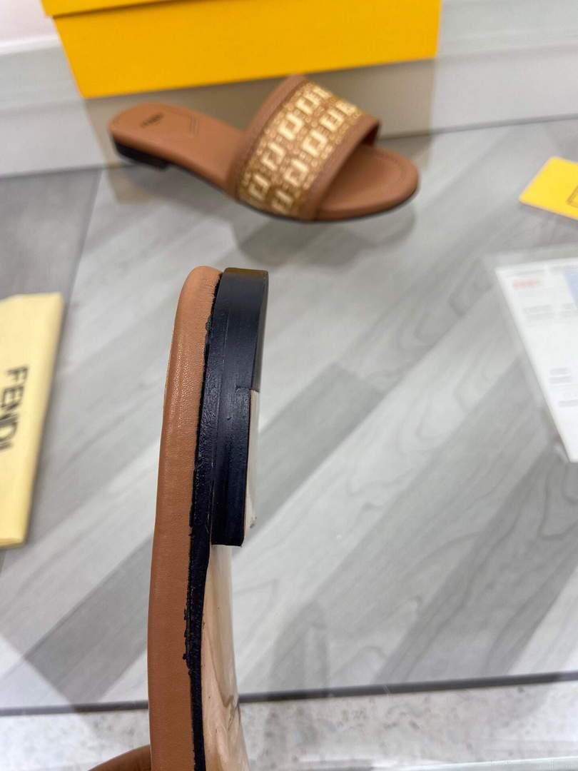 Fendi 8R8092 FF Interlace Leather Slides Flats Shoes Brown