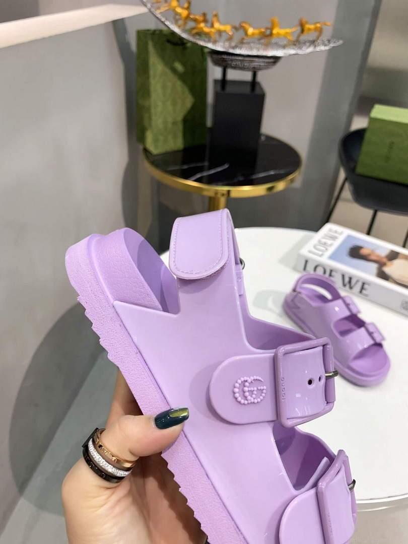 Gucci 660243 Women’s Sandal With Mini Double G Rubber Lilac