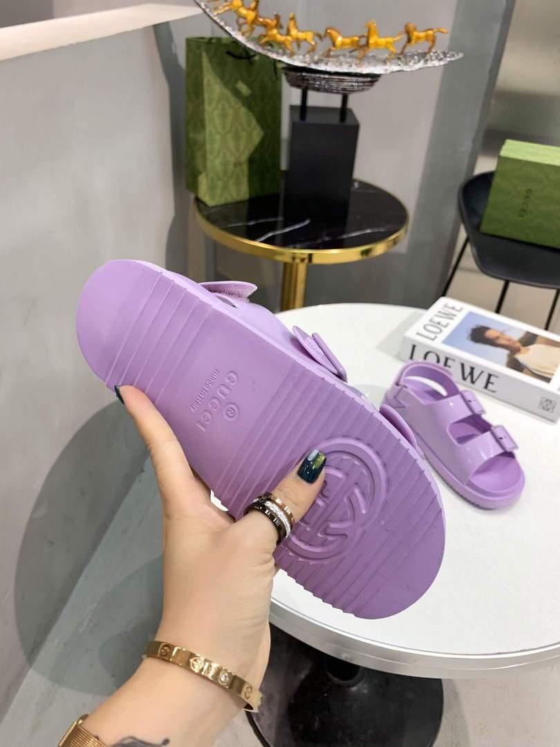 Gucci 660243 Women’s Sandal With Mini Double G Rubber Lilac