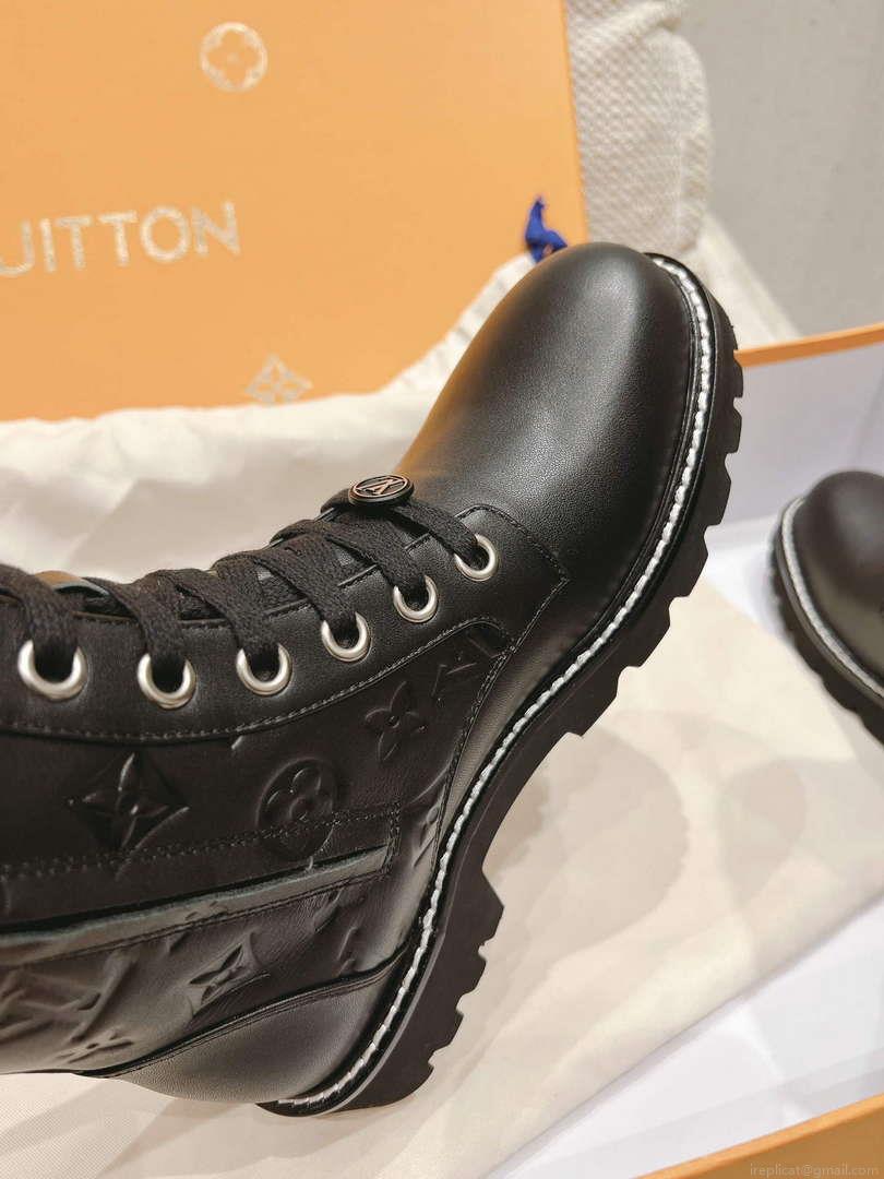 LV 1ABUVN Louis Vuitton Women’s Territory Flat Ranger Boot L67328