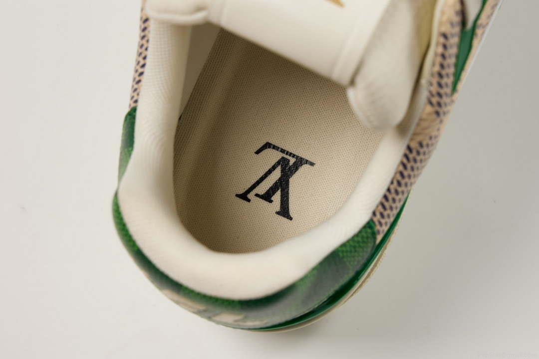 Louis Vuitton 1AC58D Men Women’s LV Trainer Sneaker L62411