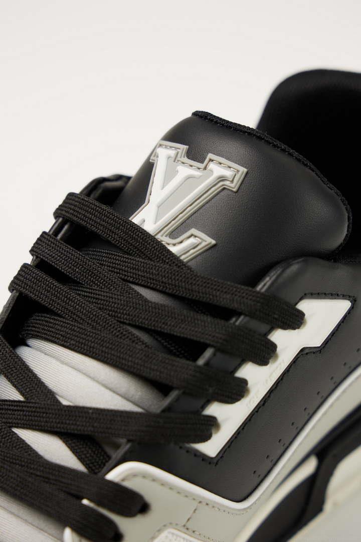 Louis Vuitton 1ABFAF Men Women’s LV Trainer Sneaker L62464