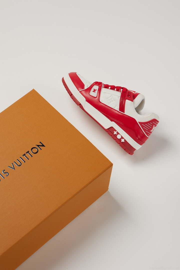 Louis Vuitton 1ABLUR Men Women’s LV Trainer Sneaker L62466