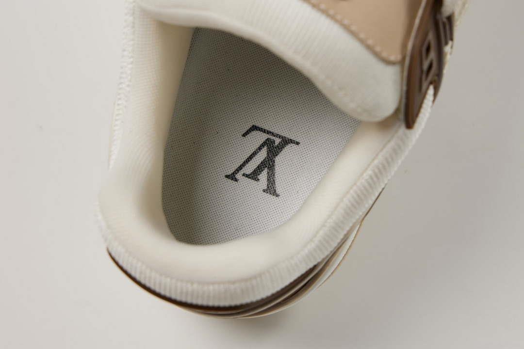 Louis Vuitton 1ABLUR Men Women’s LV Trainer Sneaker L62467