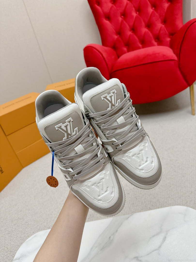 Louis Vuitton 1ABLUR Men Women’s LV Trainer Sneaker L62470