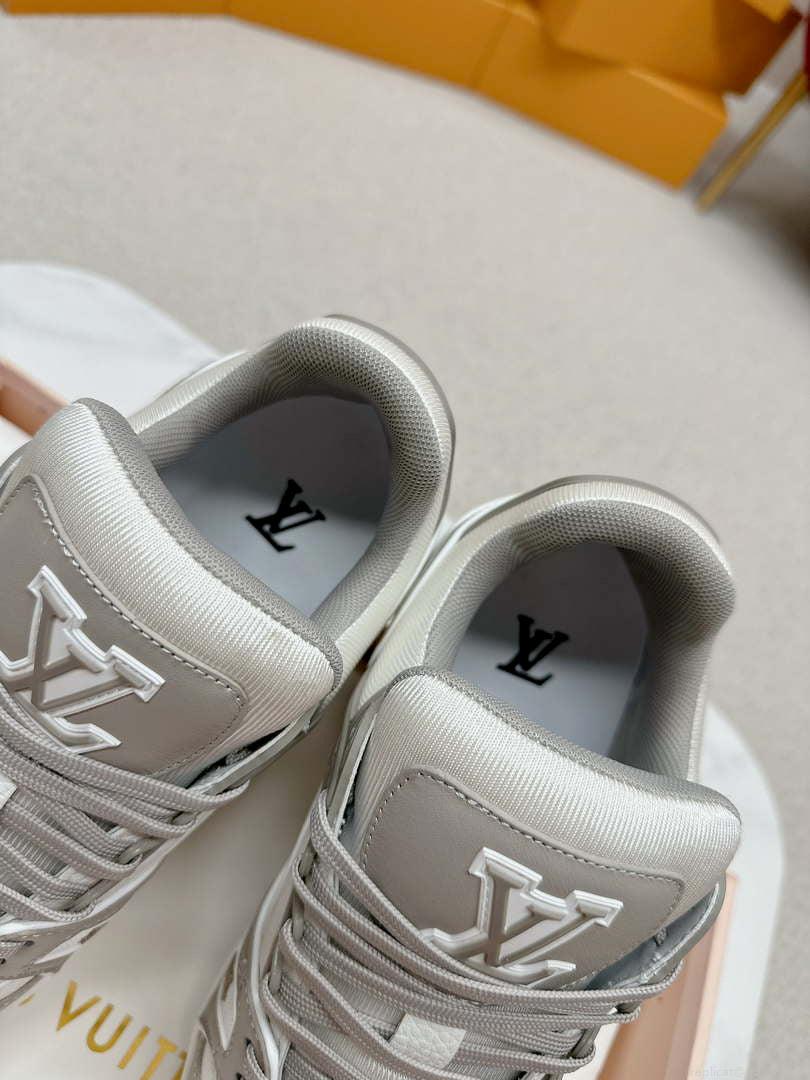 Louis Vuitton 1ABLUR Men Women’s LV Trainer Sneaker L62470