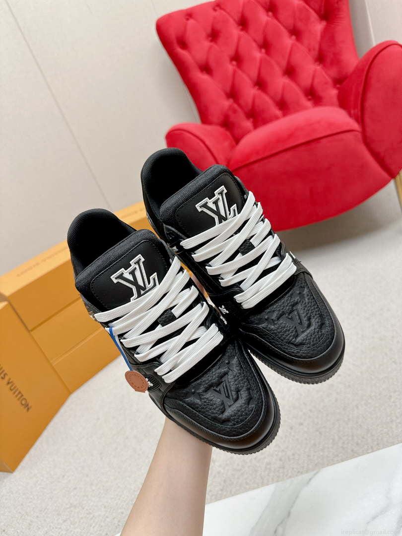 Louis Vuitton 1ABLUR Men Women’s LV Trainer Sneaker L62471