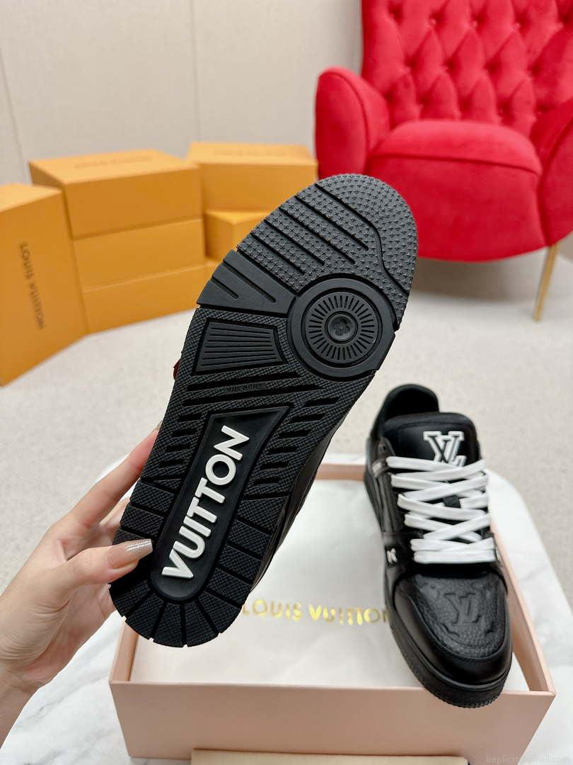 Louis Vuitton 1ABLUR Men Women’s LV Trainer Sneaker L62471