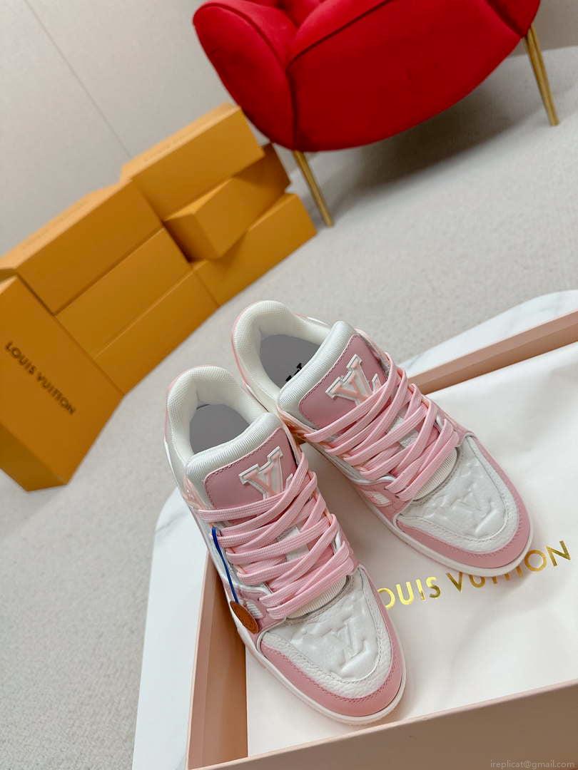 Louis Vuitton 1ABLUR Men Women’s LV Trainer Sneaker L62472