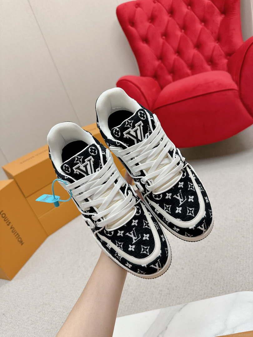 Louis Vuitton 1ABNJP Men Women’s LV Trainer Sneaker L62478