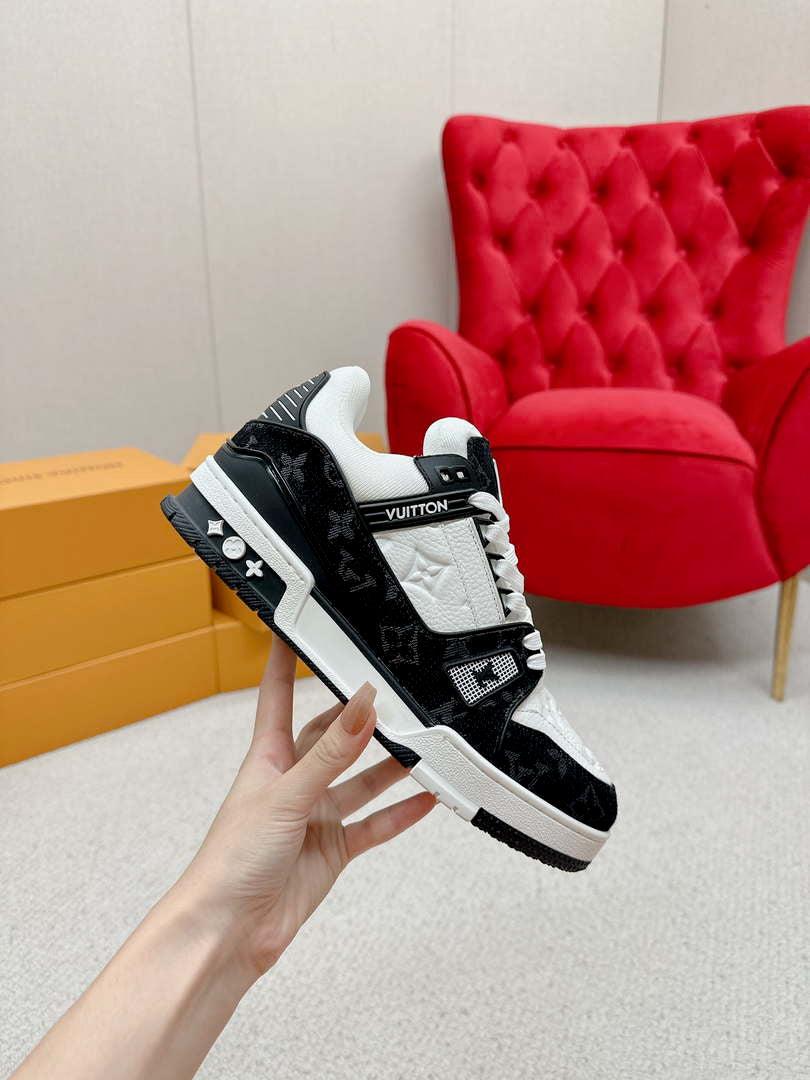 Louis Vuitton 1A9JG2 Men Women’s LV Trainer Sneaker L62484