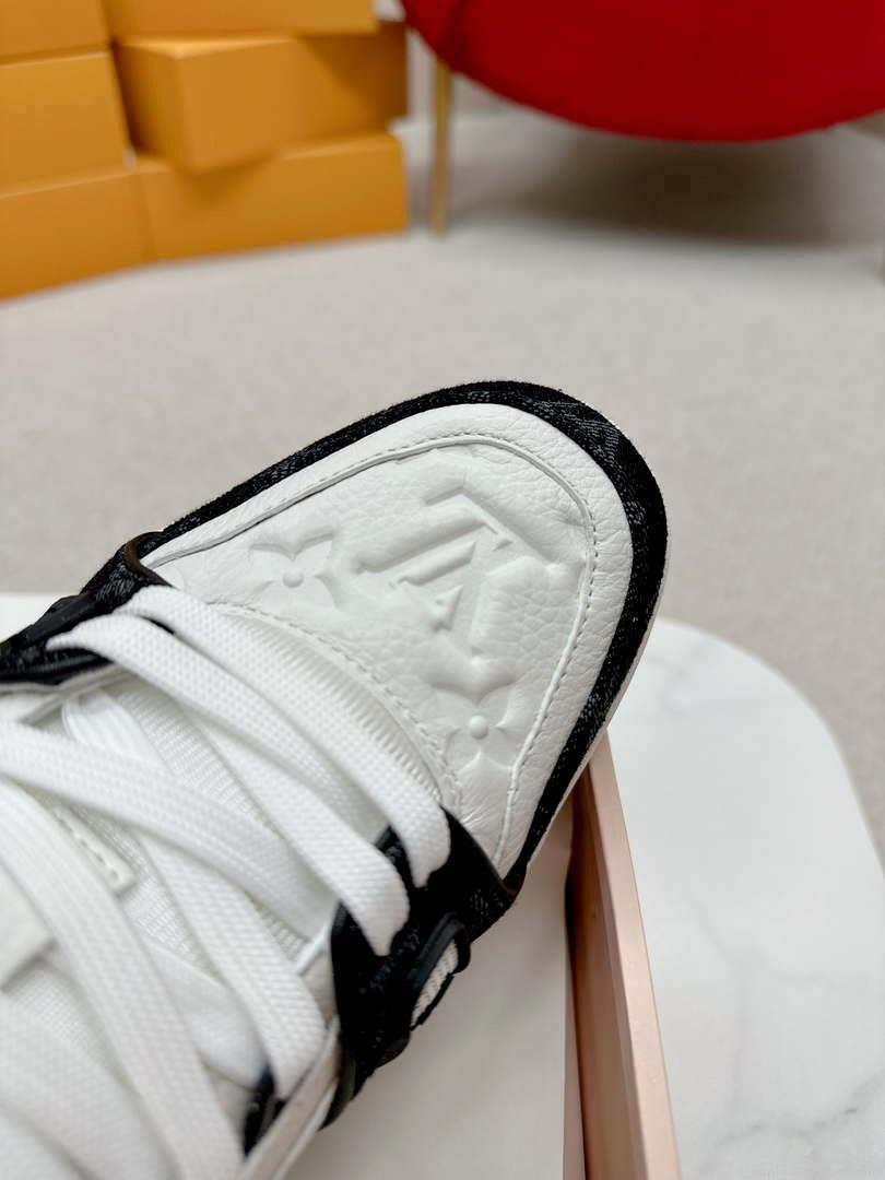 Louis Vuitton 1A9JG2 Men Women’s LV Trainer Sneaker L62484
