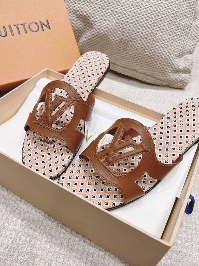 LV 1ABP20 Louis Vuitton LV Isola Flat Mules L66399