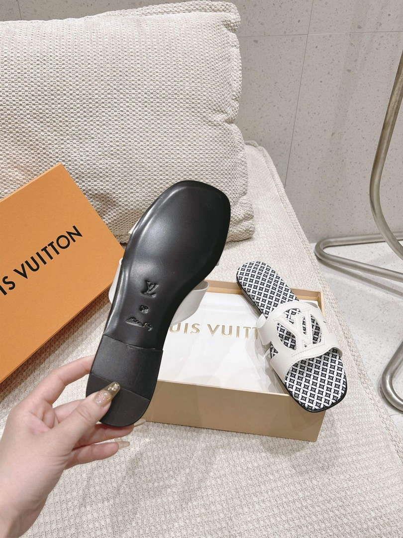 LV 1ABP20 Louis Vuitton LV Isola Flat Mules L66402