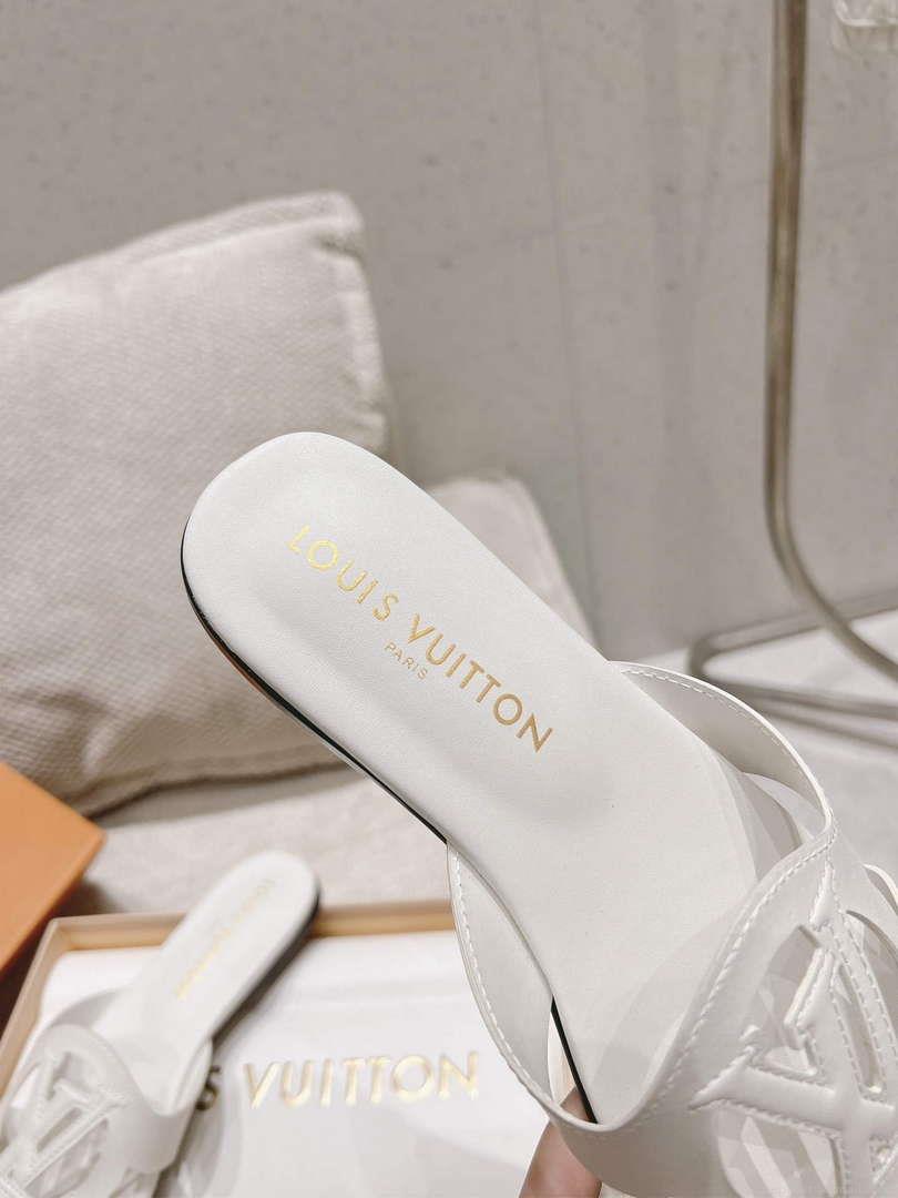 LV 1ABP20 Louis Vuitton LV Isola Flat Mules L66405