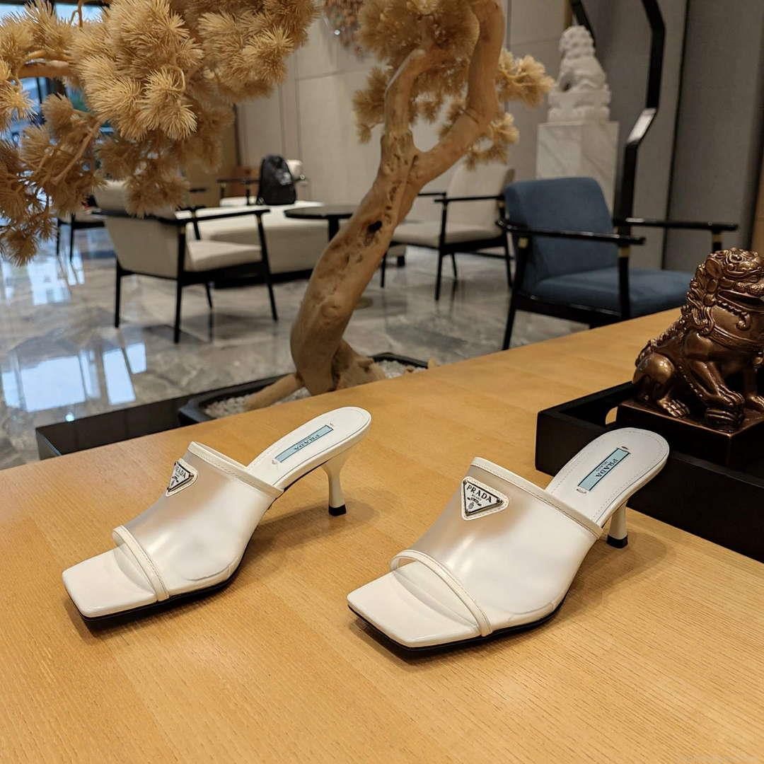 Prada 1XX644 Plexiglas and patent leather sandals P78601