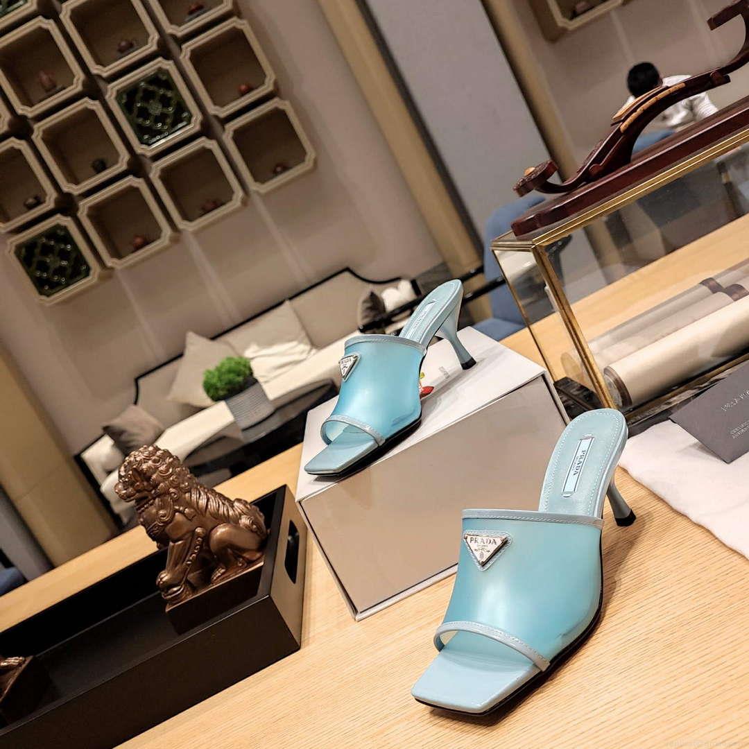Prada 1XX644 Plexiglas and patent leather sandals P78602