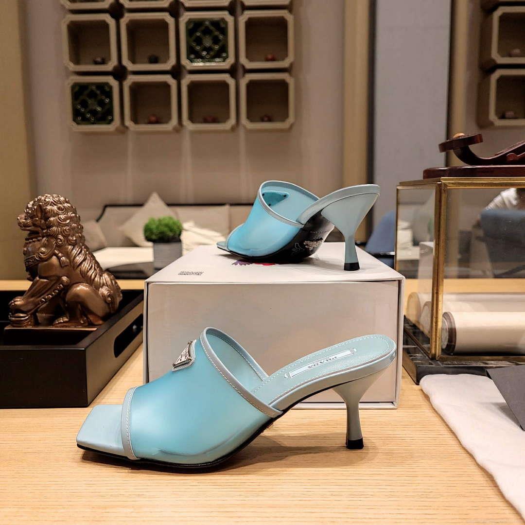 Prada 1XX644 Plexiglas and patent leather sandals P78602