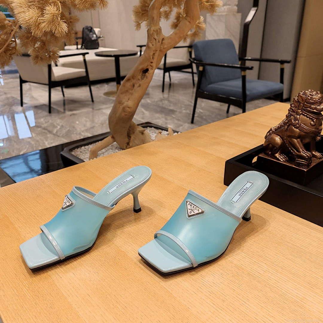 Prada 1XX644 Plexiglas and patent leather sandals P78602