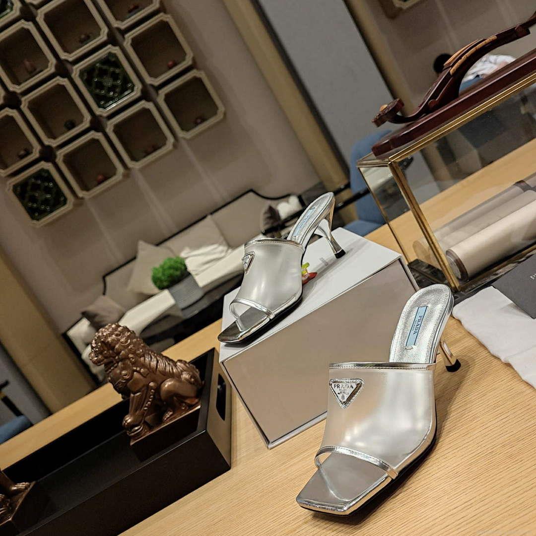 Prada 1XX644 Plexiglas and patent leather sandals P78603