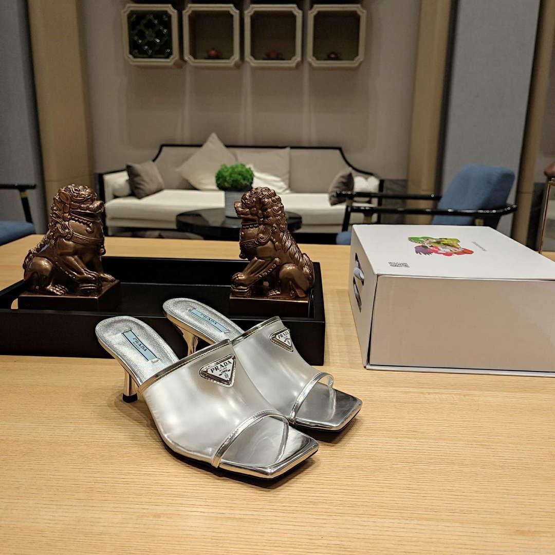 Prada 1XX644 Plexiglas and patent leather sandals P78603