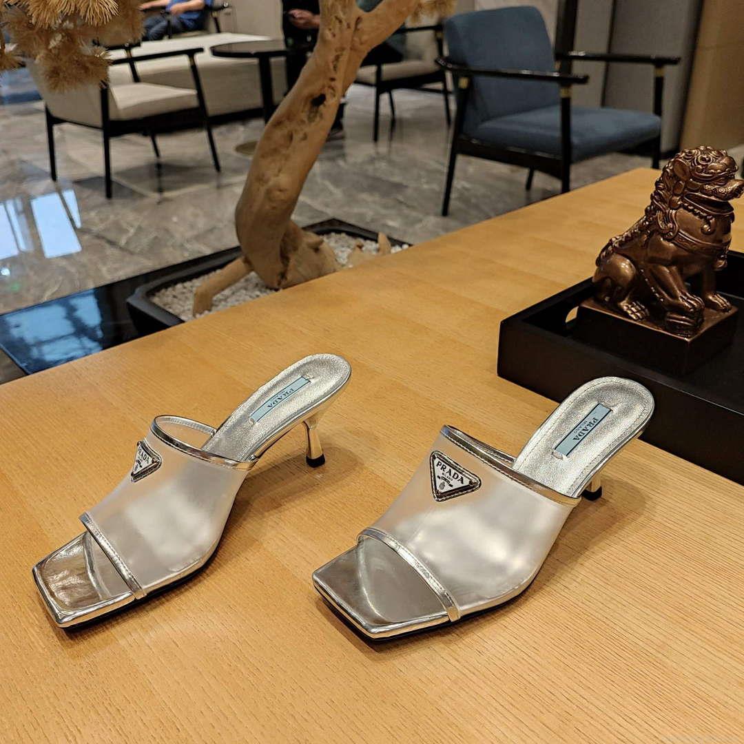 Prada 1XX644 Plexiglas and patent leather sandals P78603