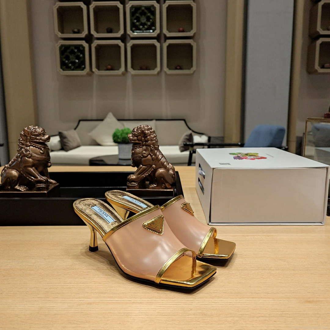 Prada 1XX644 Plexiglas and patent leather sandals P78604