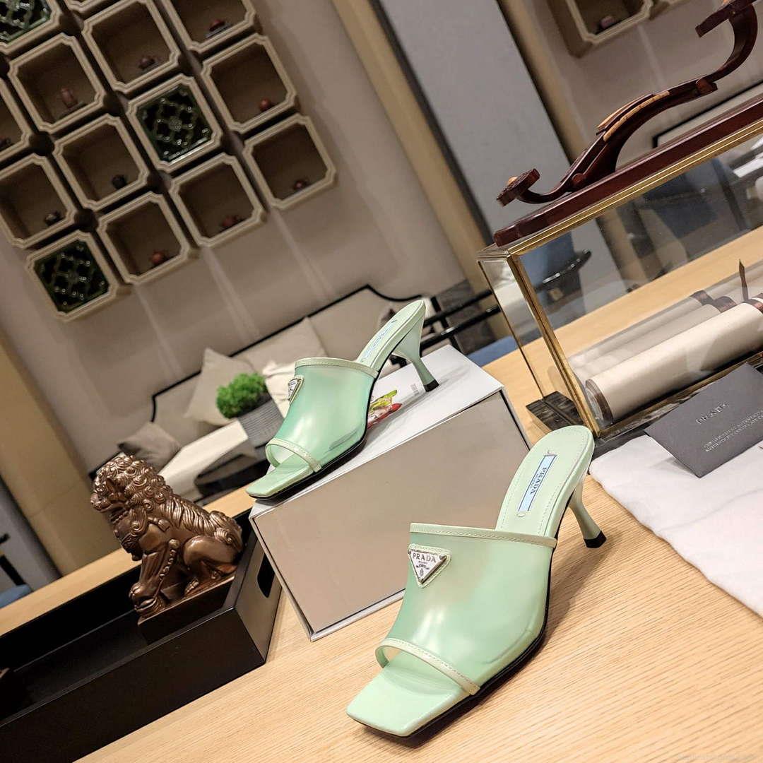Prada 1XX644 Plexiglas and patent leather sandals P78605