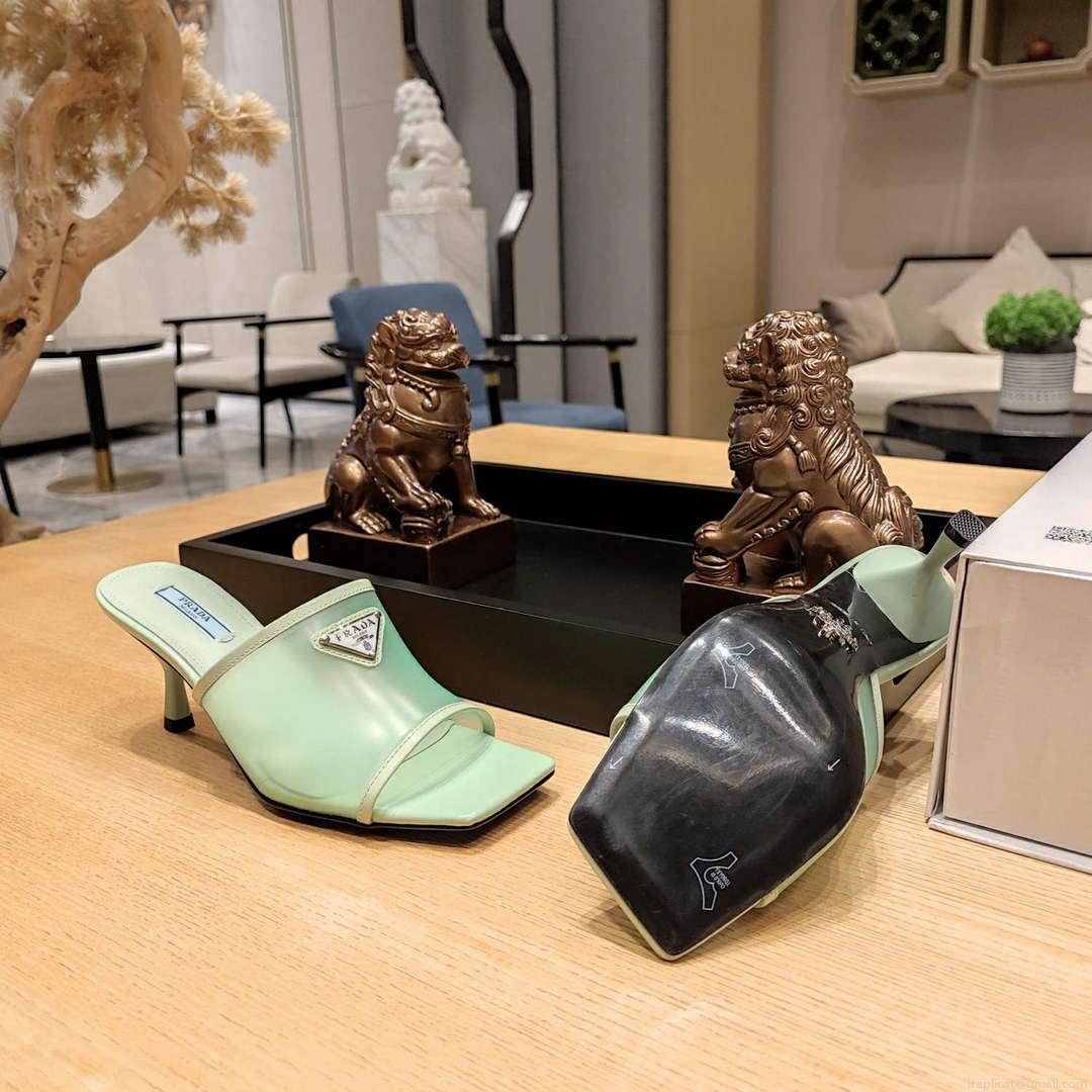 Prada 1XX644 Plexiglas and patent leather sandals P78605