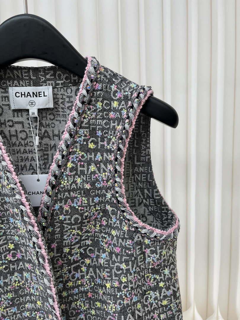 Chanel 2024 spring and summer catwalk vest C80092