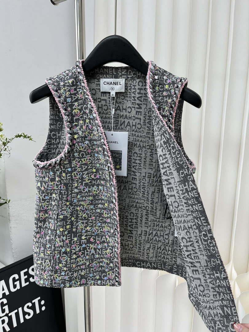 Chanel 2024 spring and summer catwalk vest C80092