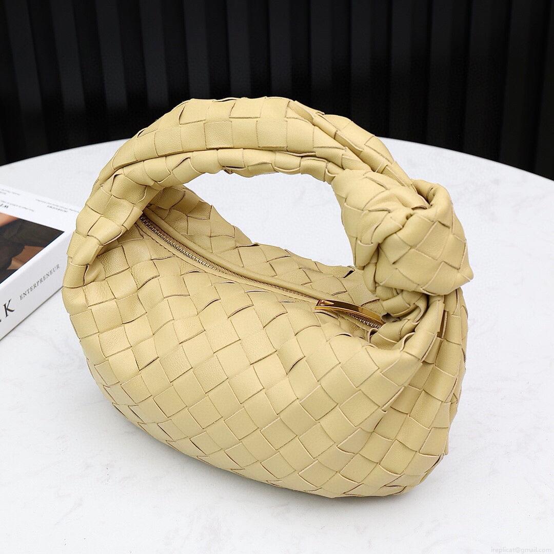 Bottega Veneta BV 651876 mini Jodie Porridge