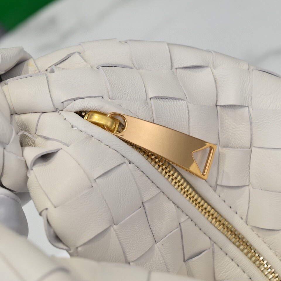Bottega Veneta BV 651876 mini Jodie Chalk