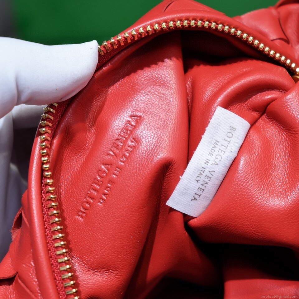 Bottega Veneta BV 651876 mini Jodie Red