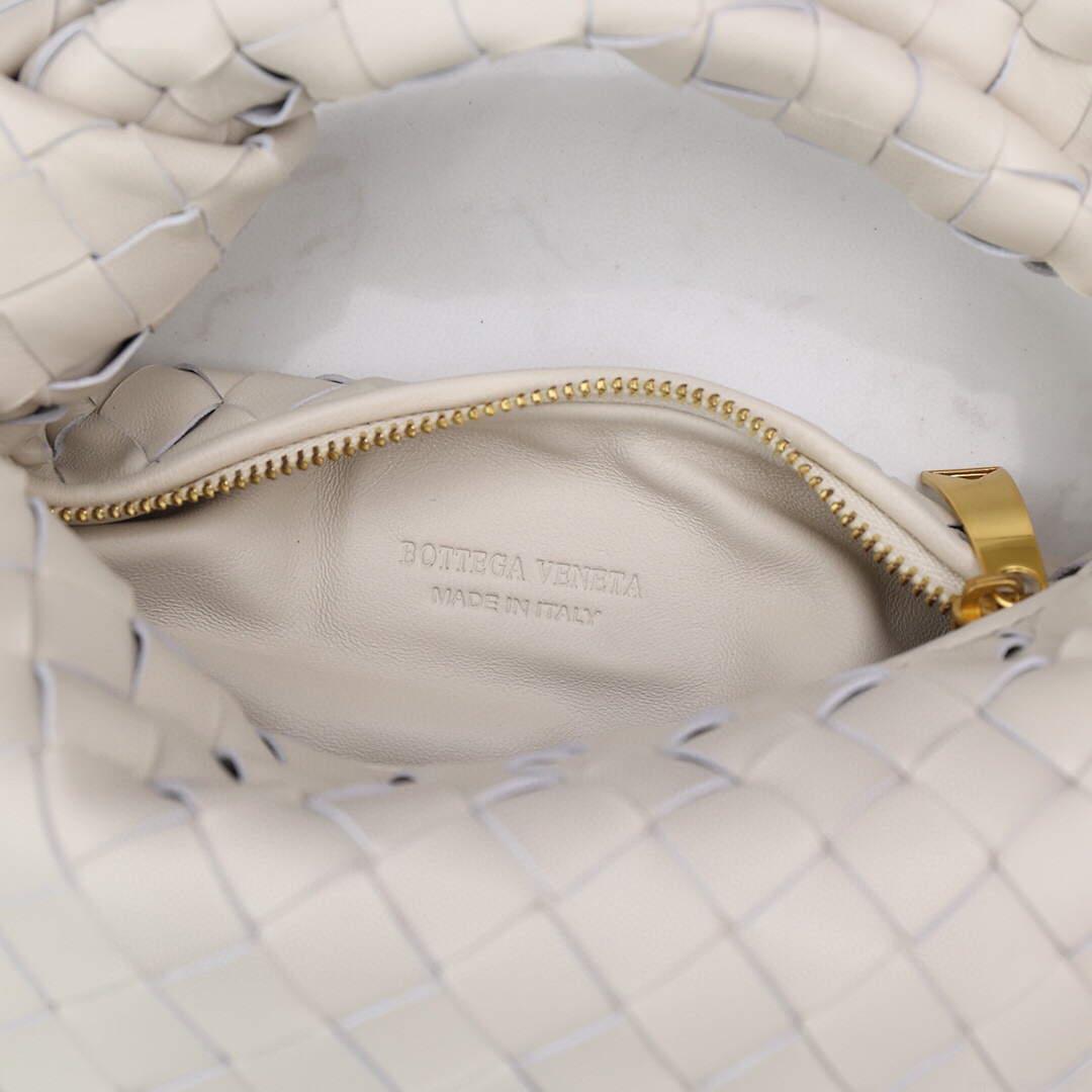 Bottega Veneta BV 651876 mini Jodie Beige