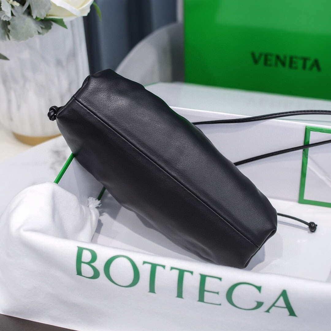 Bottega Veneta 585852 BV Mini Pouch Black Bag