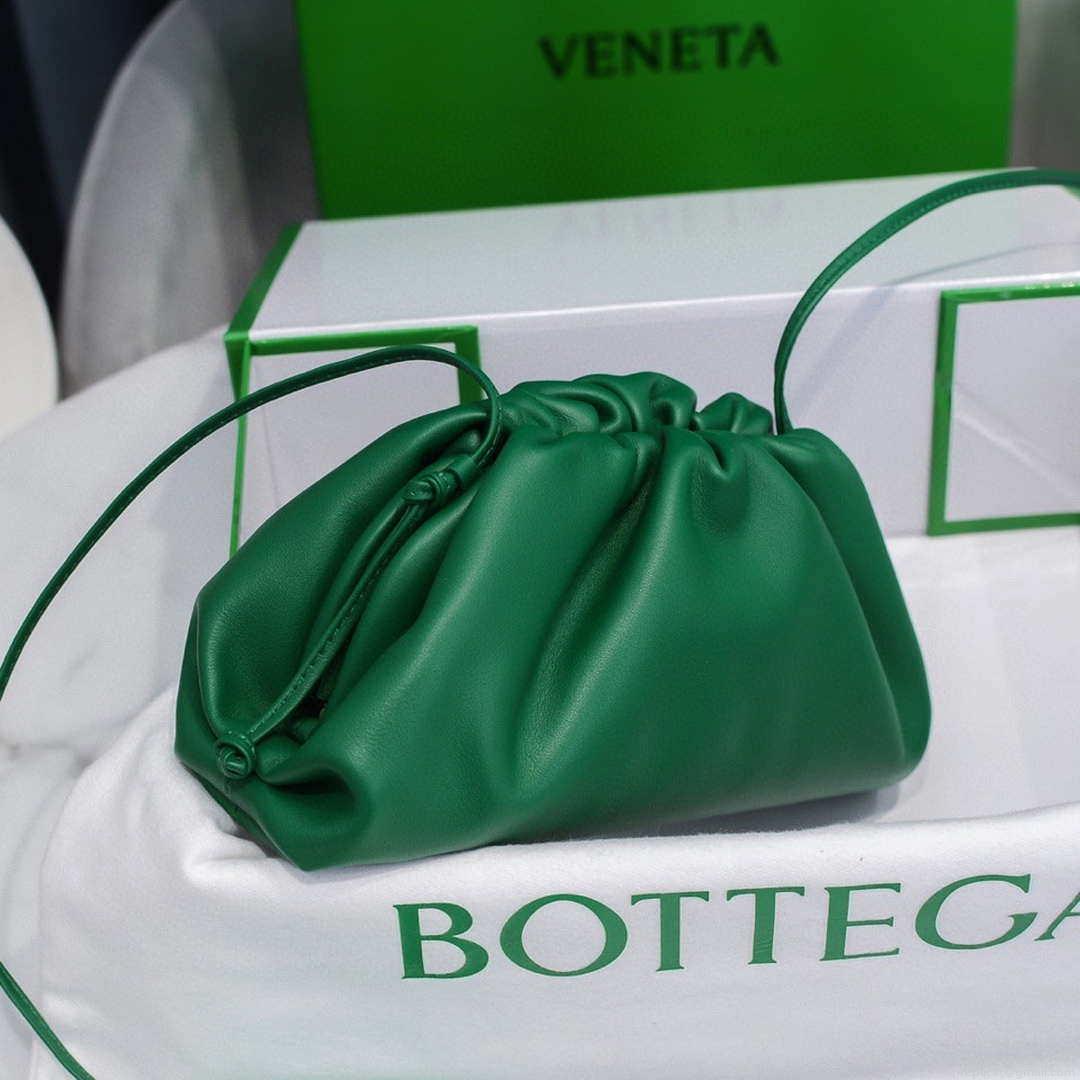 Bottega Veneta 585852 BV Mini Pouch Green Bag