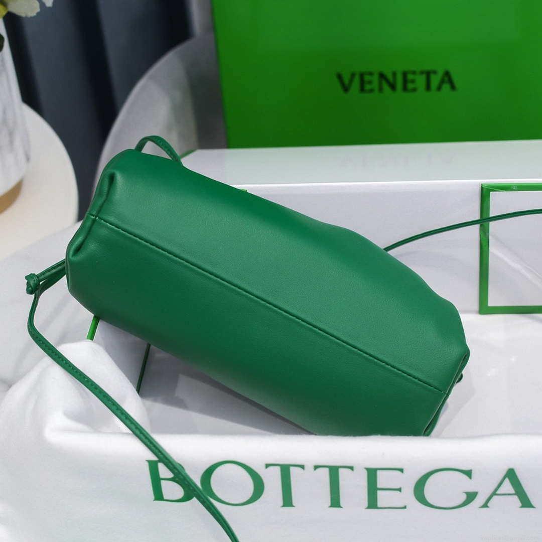 Bottega Veneta 585852 BV Mini Pouch Green Bag