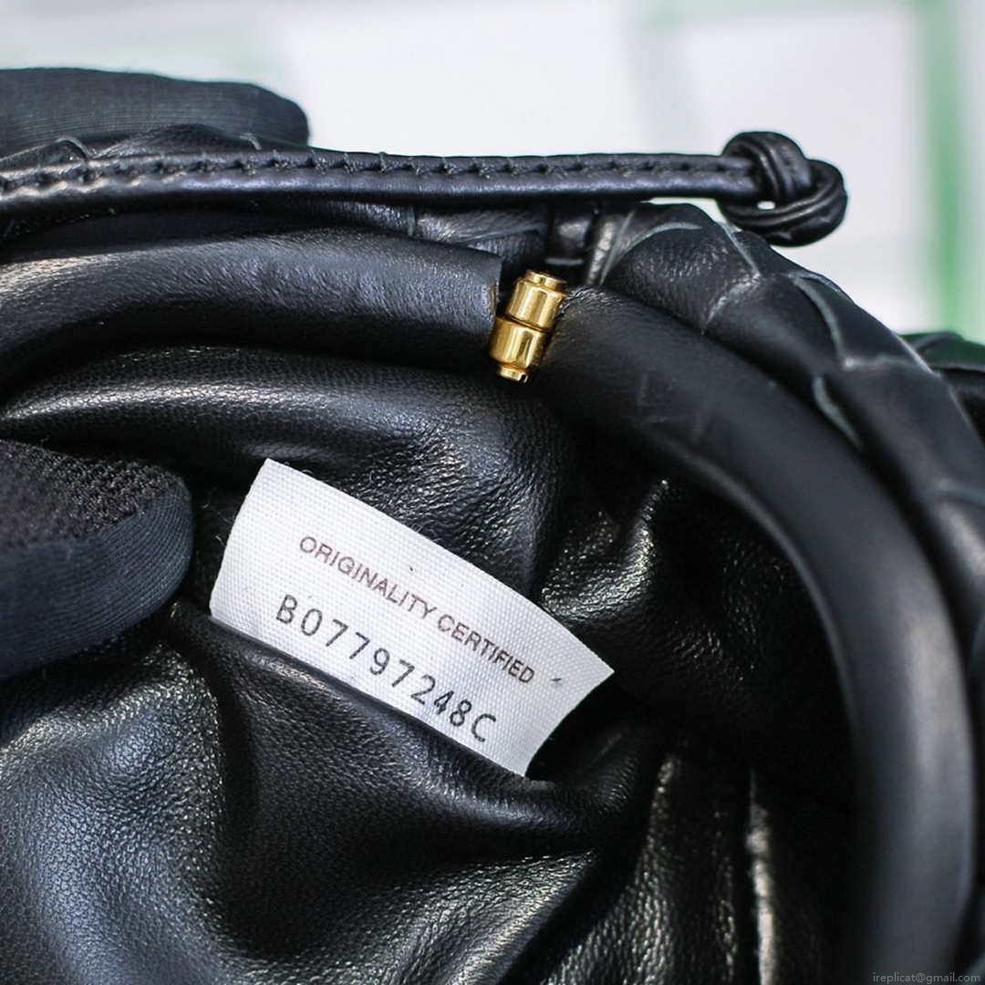 BV 585852VCPP18803 Bottega Veneta Mini Pouch Black