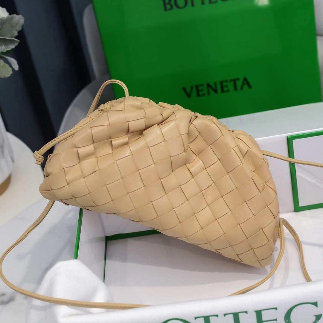 BV 585852VCPP19776 Bottega Veneta Mini Pouch Beige