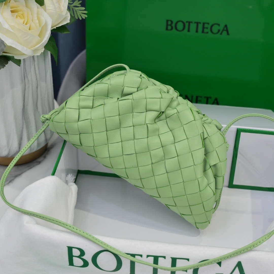 BV 585852VCPP13840 Bottega Veneta Mini Pouch Light Green